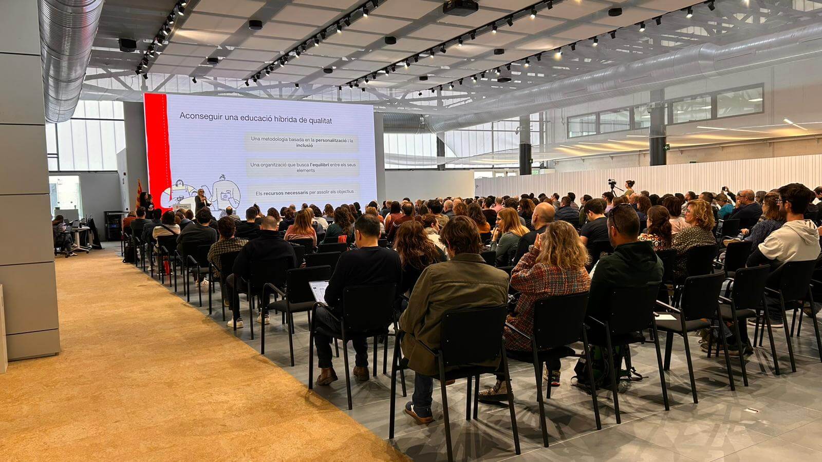 Institución educativa con más de 10.000 alumnos